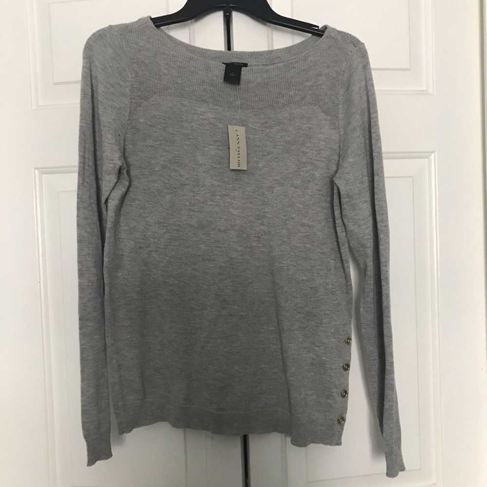 ann taylor - medium size sweater